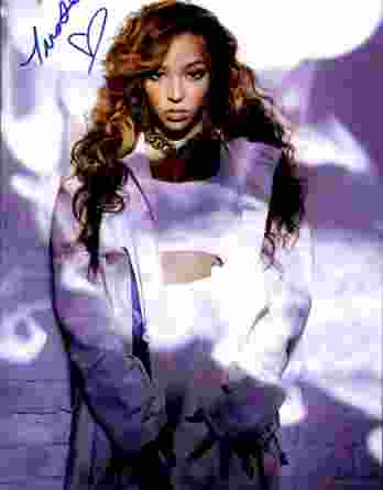 Tinashe authentic signed 10x15 picture