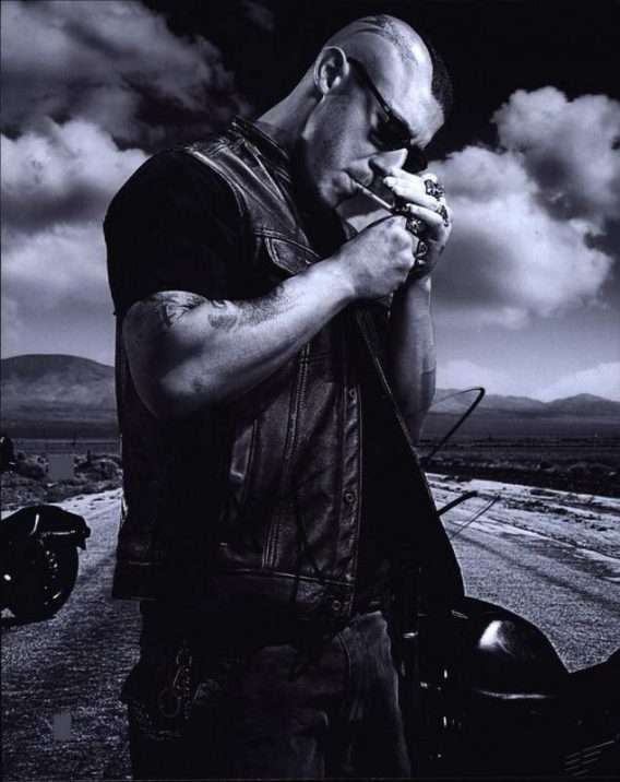 Theo Rossi signed 8x10 poster