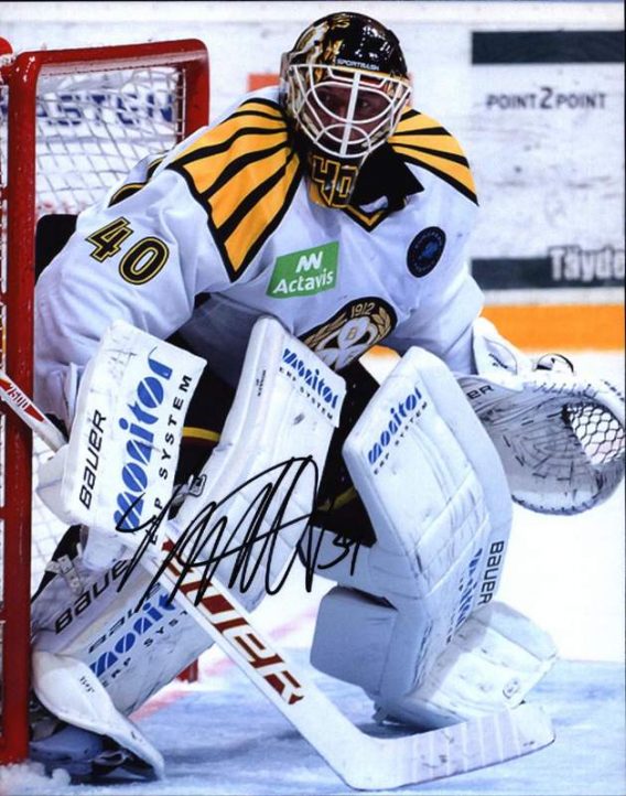 NHL Johan Holmqvist signed 8x10 photo
