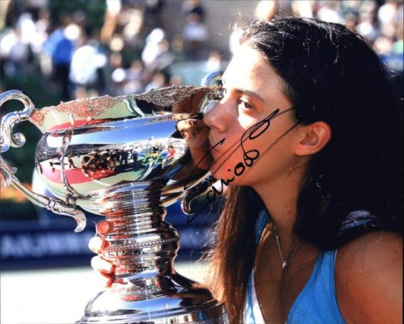 Tennis player Marion Bartoli signed 8x10 photo