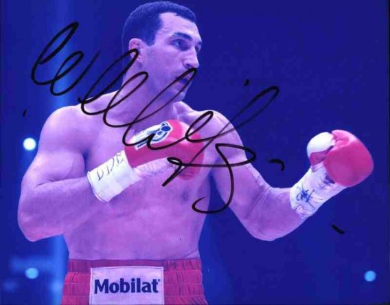 Boxer Wladimir Klitschko signed 8x10 photo