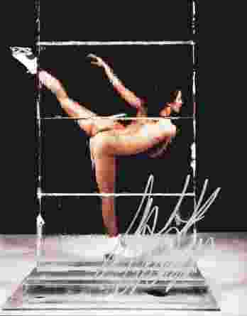 Olympic skating  Ashley Wagner signed 8x10 photo