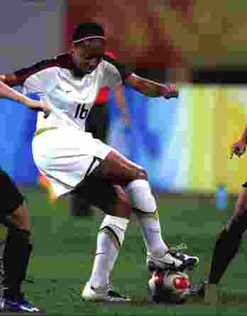 Olympic soccer Angela Hucles signed 8x10 photo